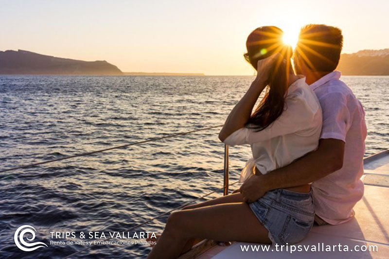 Atardecer -Trips & Sea Vallarta-Rentas de Yates y Embarcaciones Privadas-1