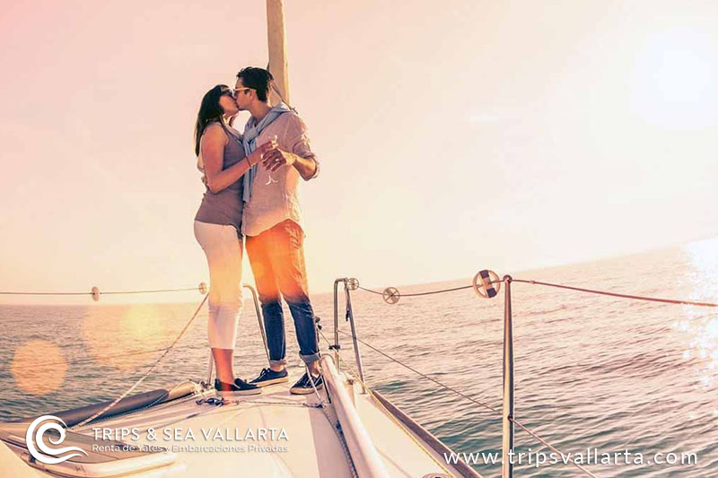 Pedida de Mano-Trips & Sea Vallarta-Rentas de Yates y Embarcaciones Privadas-1